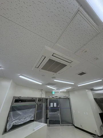 東京都中央区 ローソン店内に設置した空調機